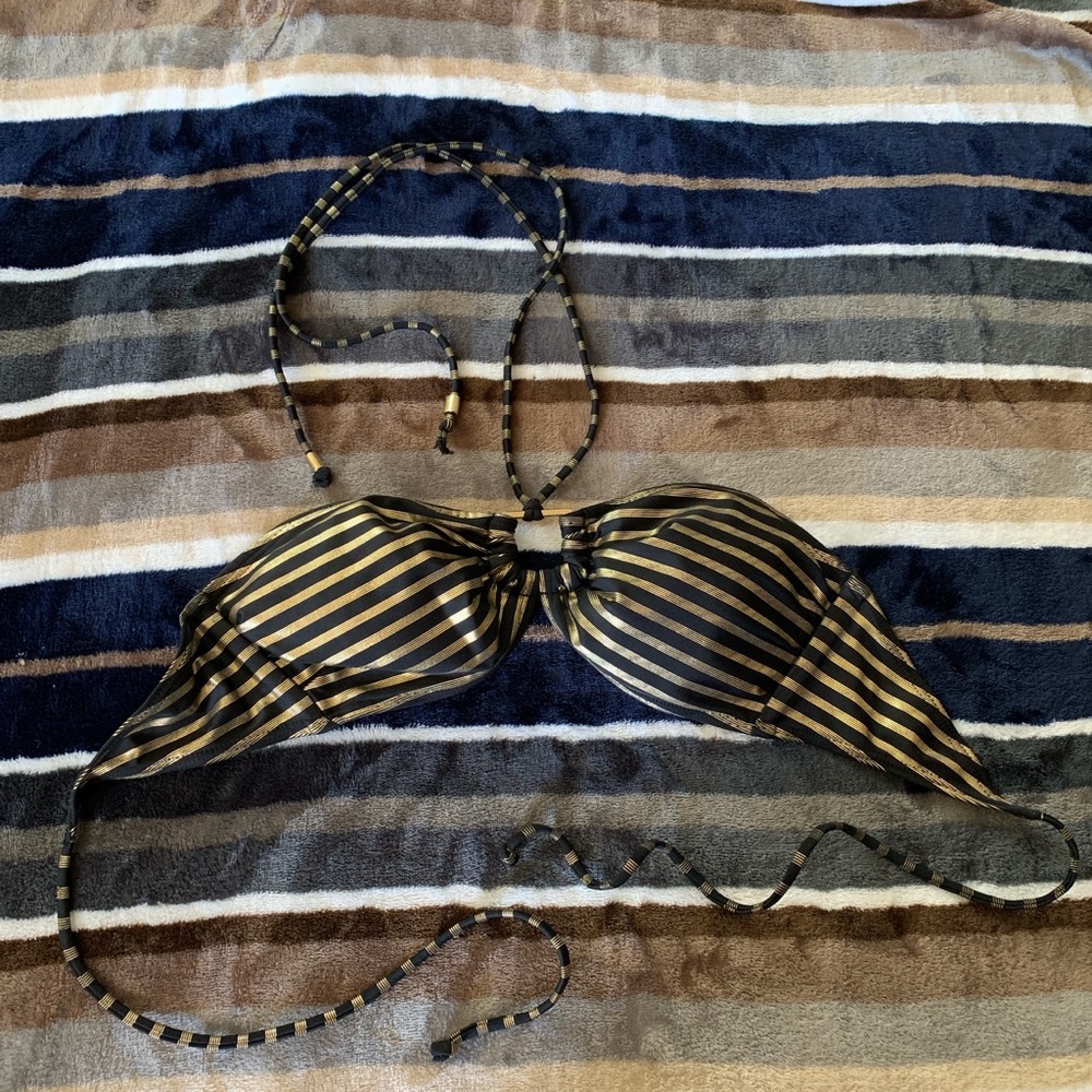 Super cute h&m Bikini top!